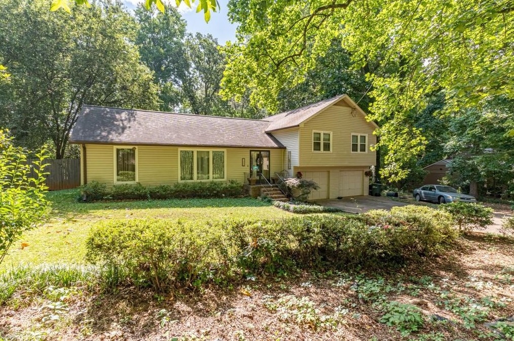 1327 Arden Dr, Marietta, GA 30008-3507