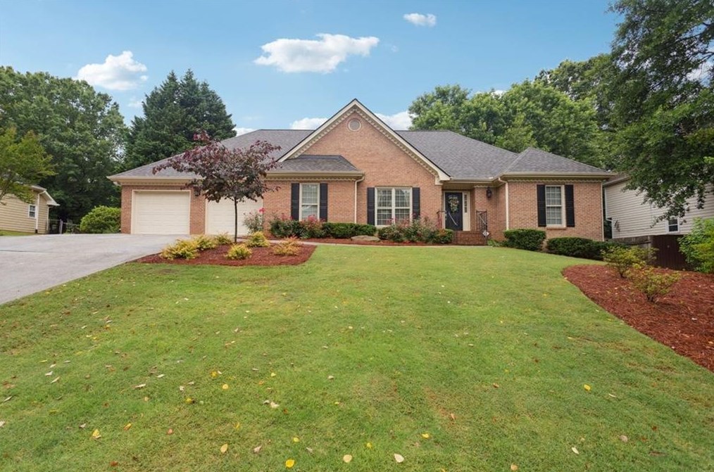 2041 Lakewood Cir, Grayson, GA 30017-1268