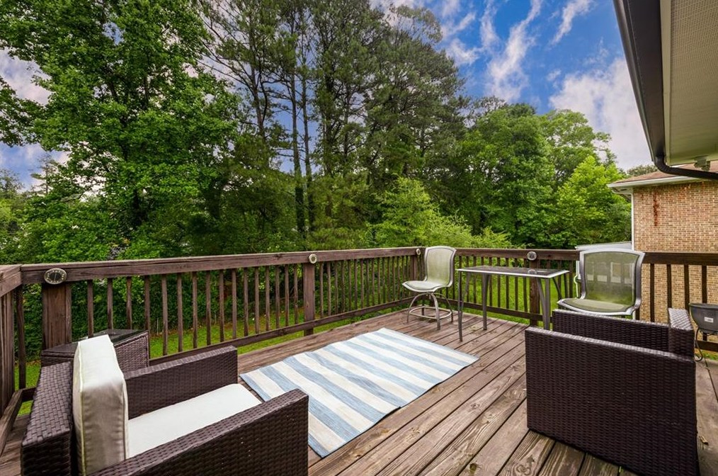 2200 Rollingview Dr, Decatur GA  30032-6141 exterior