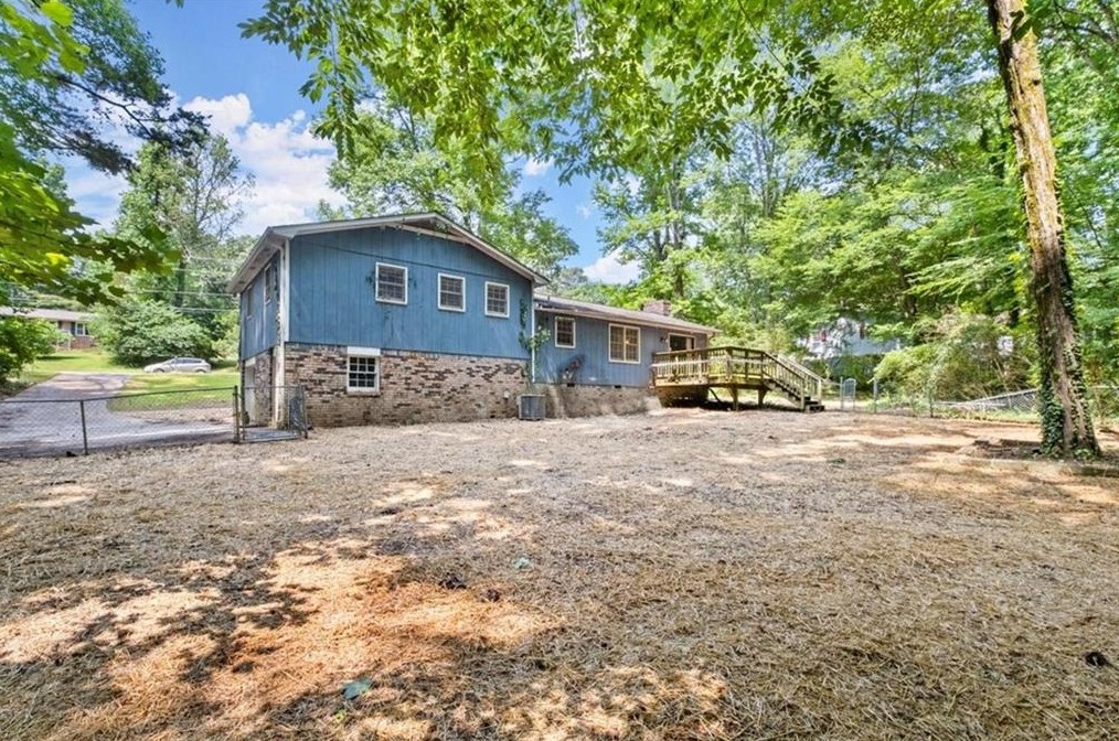 1665 Dogwood Ln, Acworth, GA 30102