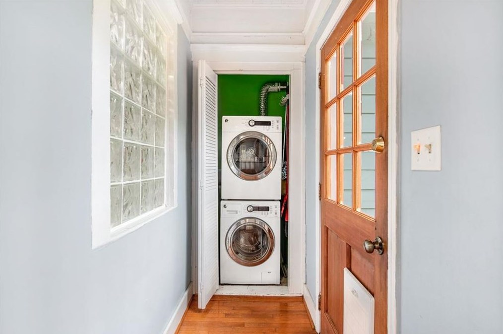 1430 Oakview Rd, Decatur GA  30030-4229 exterior