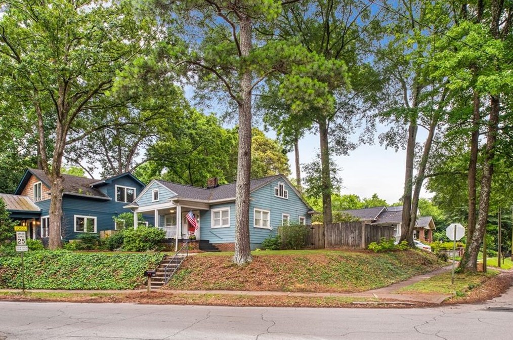 1430 Oakview Rd, Decatur GA  30030-4229 exterior