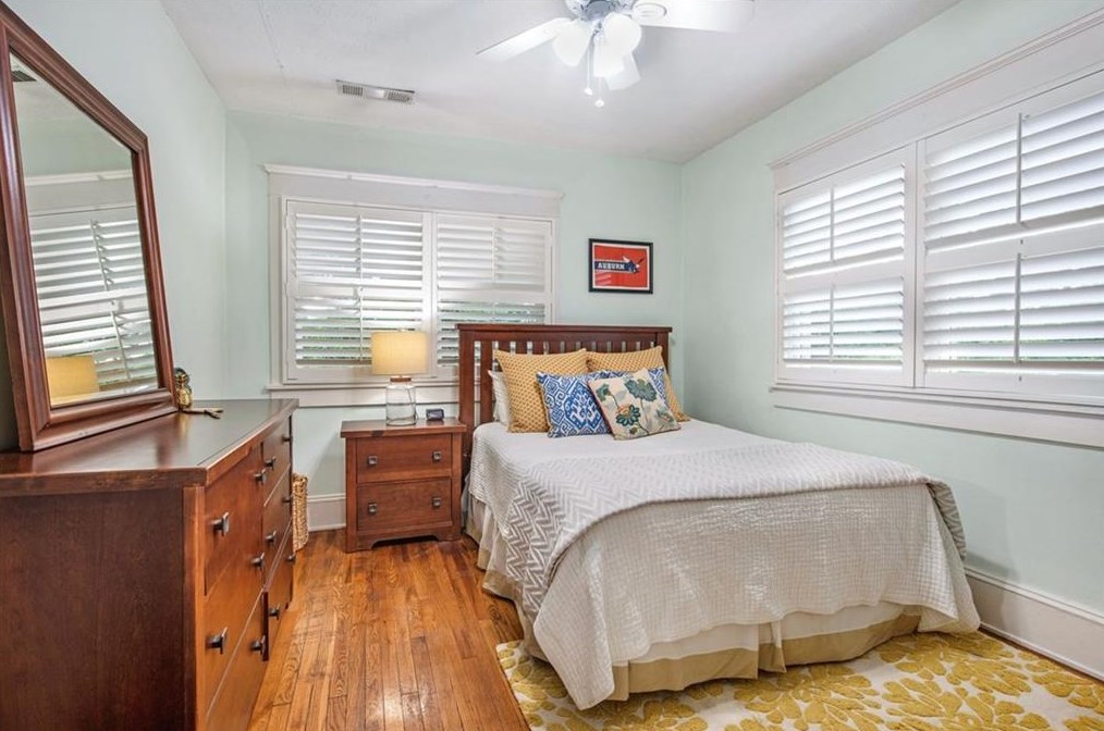 1430 Oakview Rd, Decatur GA  30030-4229 exterior