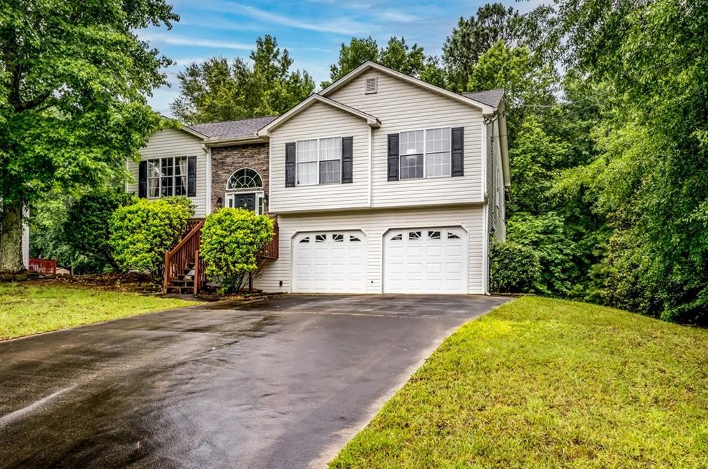 2581 Chesterbrooke Dr, Lithia Springs, GA 30122-3777