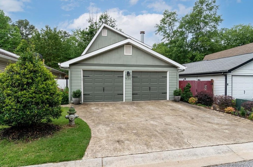 926 Bobcat Ct, Marietta, GA 30067-5724