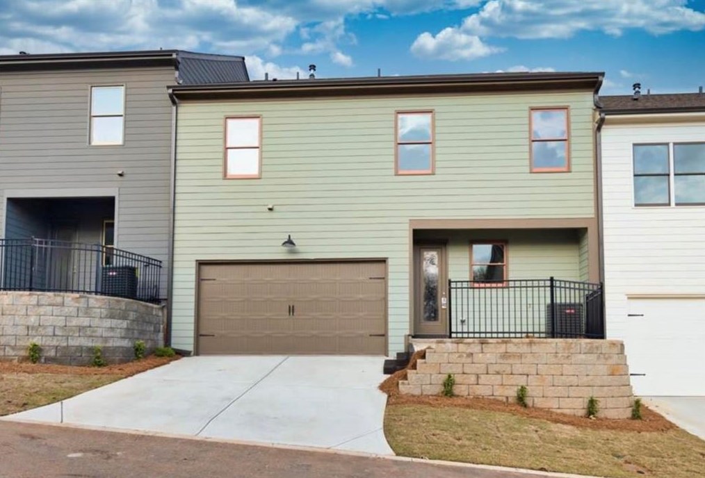 5603 Pine St, Flowery Branch, GA 30542