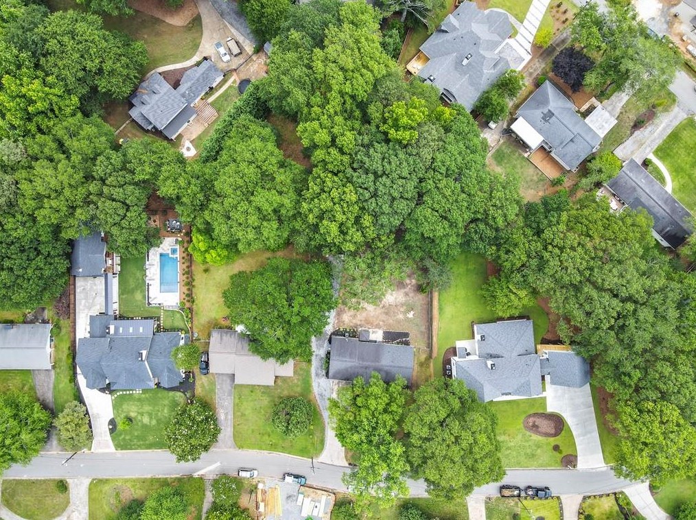 305 Mdw Dr, Alpharetta GA 30009-1545 exterior