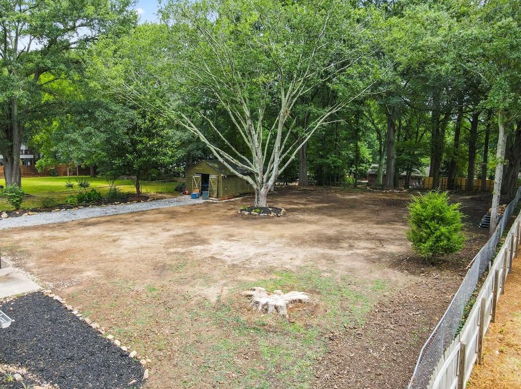 305 Mdw Dr, Alpharetta GA 30009-1545 exterior