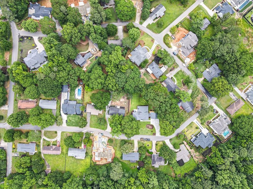 305 Mdw Dr, Alpharetta GA 30009-1545 exterior