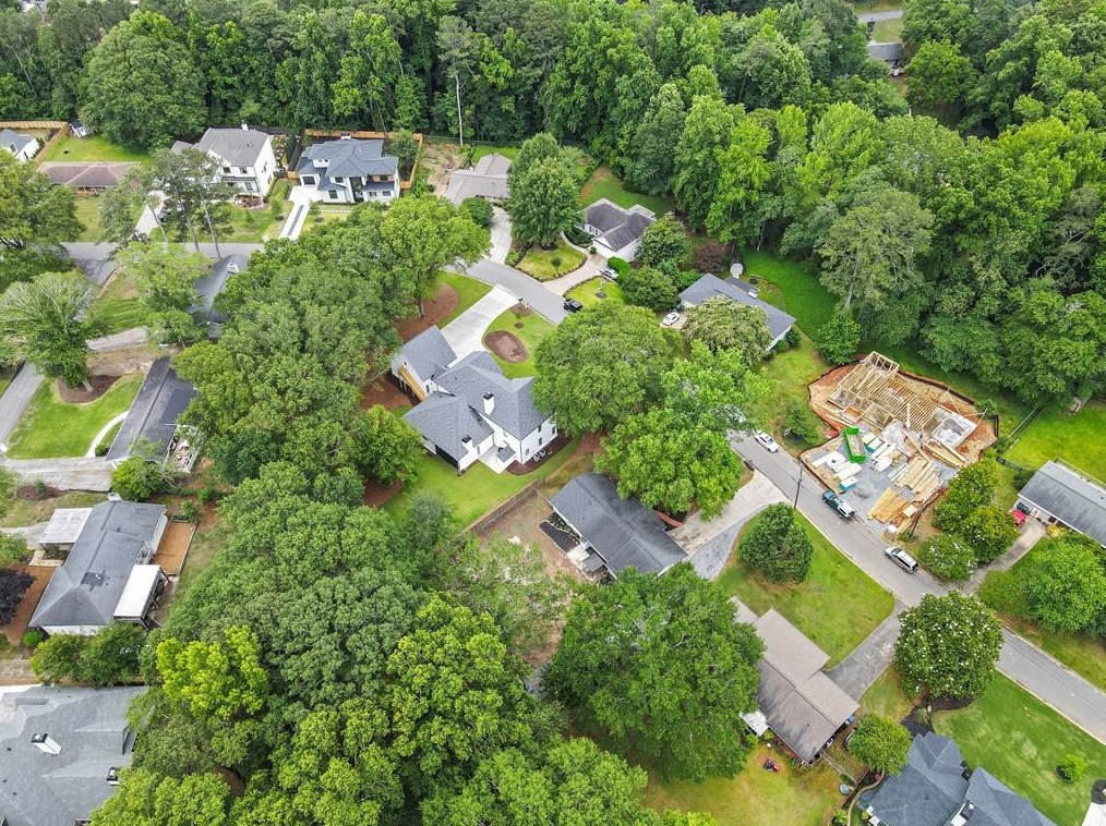 305 Mdw Dr, Alpharetta GA 30009-1545 exterior