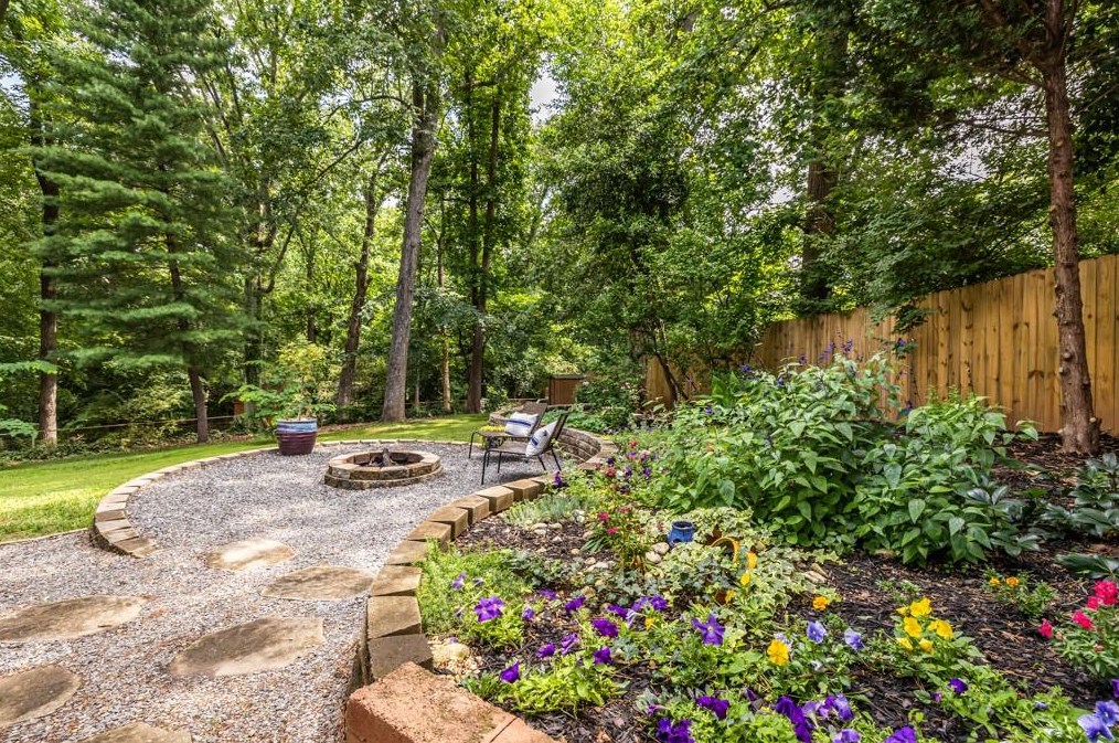 1275 Willivee Dr, Decatur GA 30033-4120 exterior