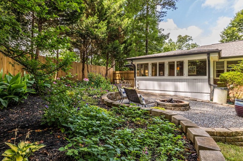 1275 Willivee Dr, Decatur GA 30033-4120 exterior