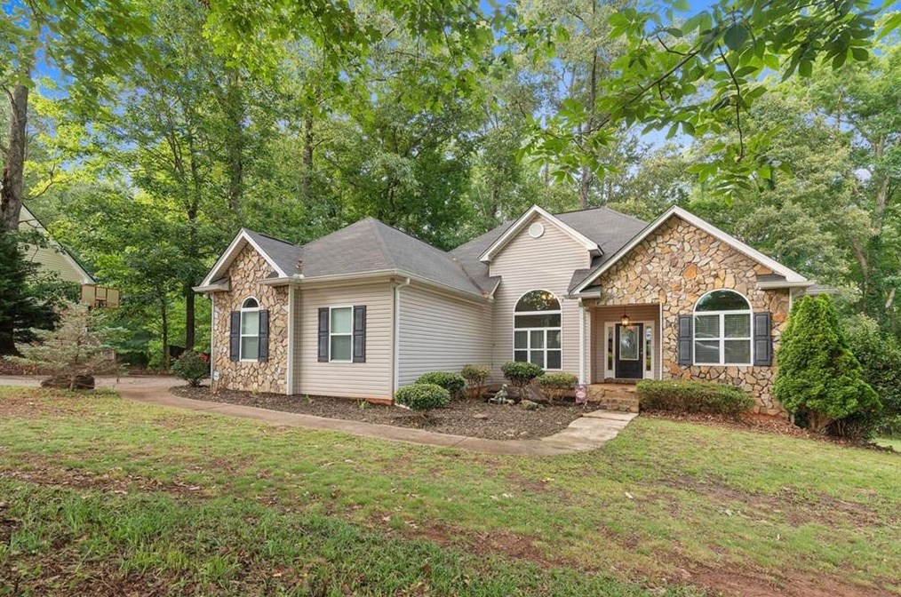138 Sullivan Dr, Homer, GA 30547