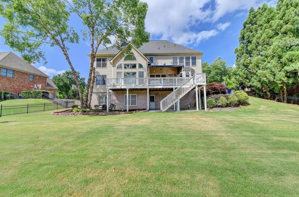 1718 Mulberry Lake Dr, Dacula GA  30019-4640 exterior