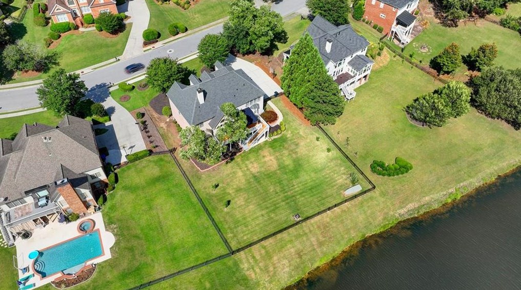 1718 Mulberry Lake Dr, Dacula GA  30019-4640 exterior