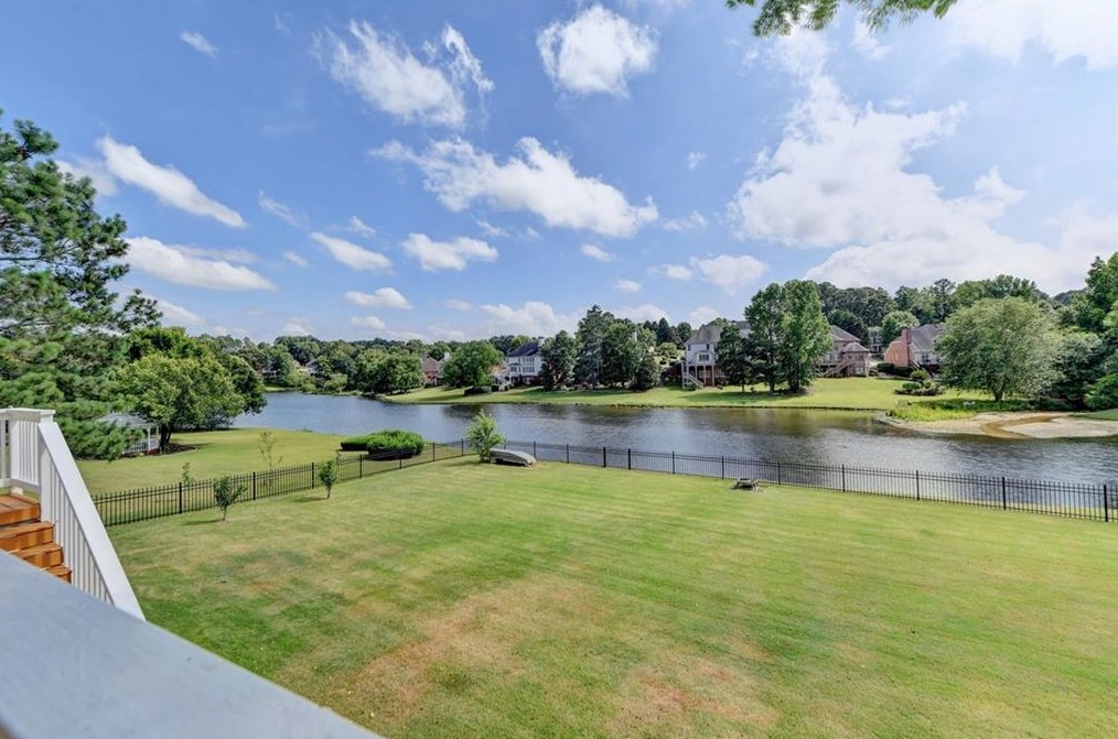 1718 Mulberry Lake Dr, Dacula GA  30019-4640 exterior