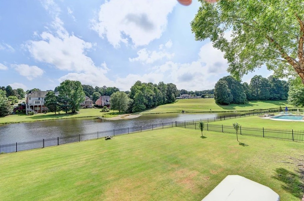1718 Mulberry Lake Dr, Dacula GA  30019-4640 exterior