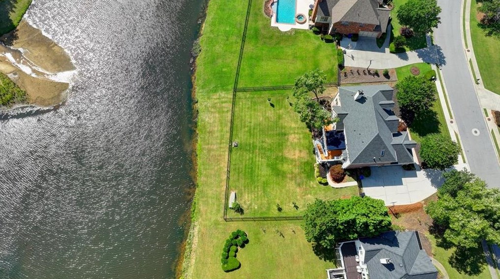 1718 Mulberry Lake Dr, Dacula GA  30019-4640 exterior