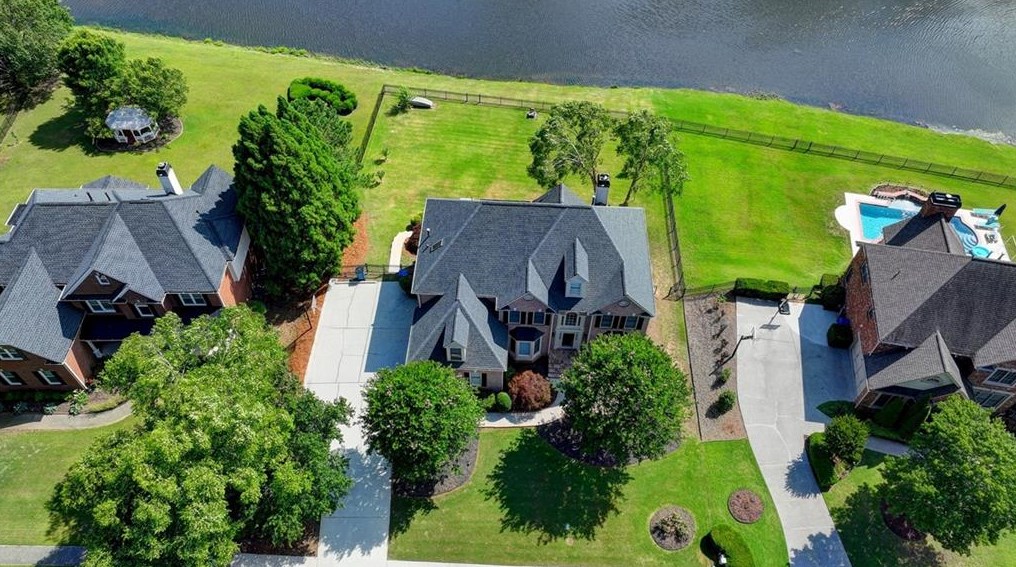 1718 Mulberry Lake Dr, Dacula GA  30019-4640 exterior