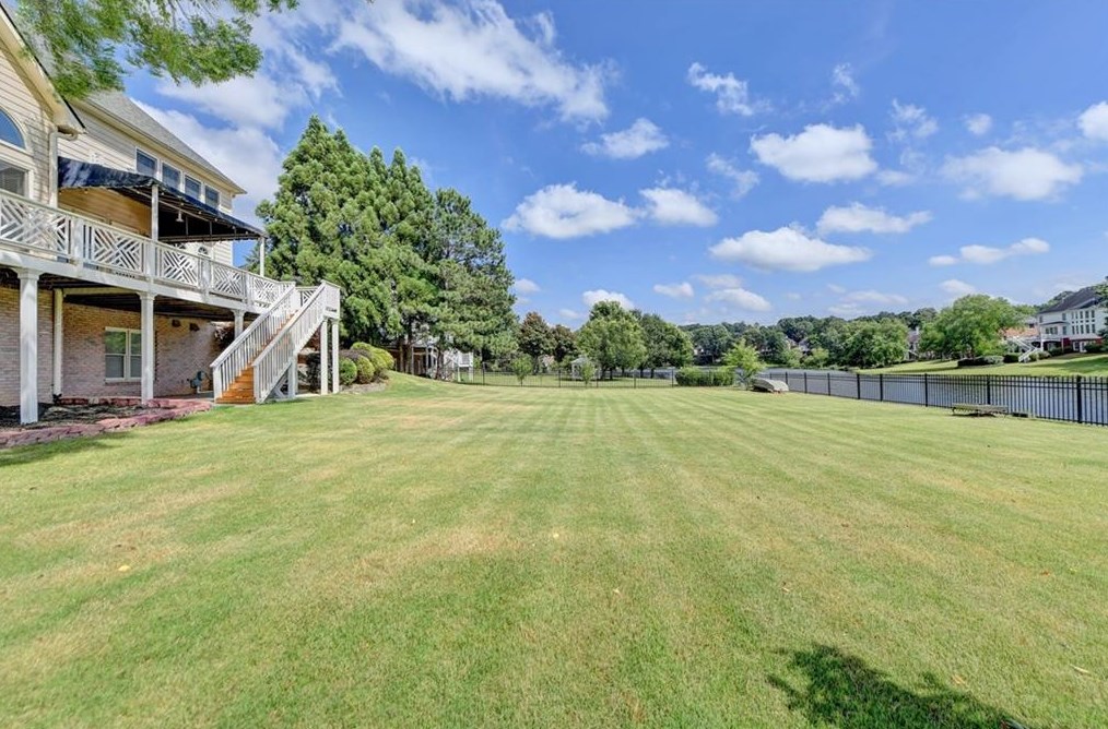 1718 Mulberry Lake Dr, Dacula GA  30019-4640 exterior