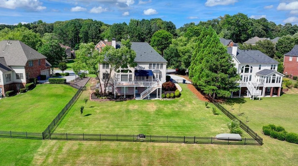 1718 Mulberry Lake Dr, Dacula GA  30019-4640 exterior