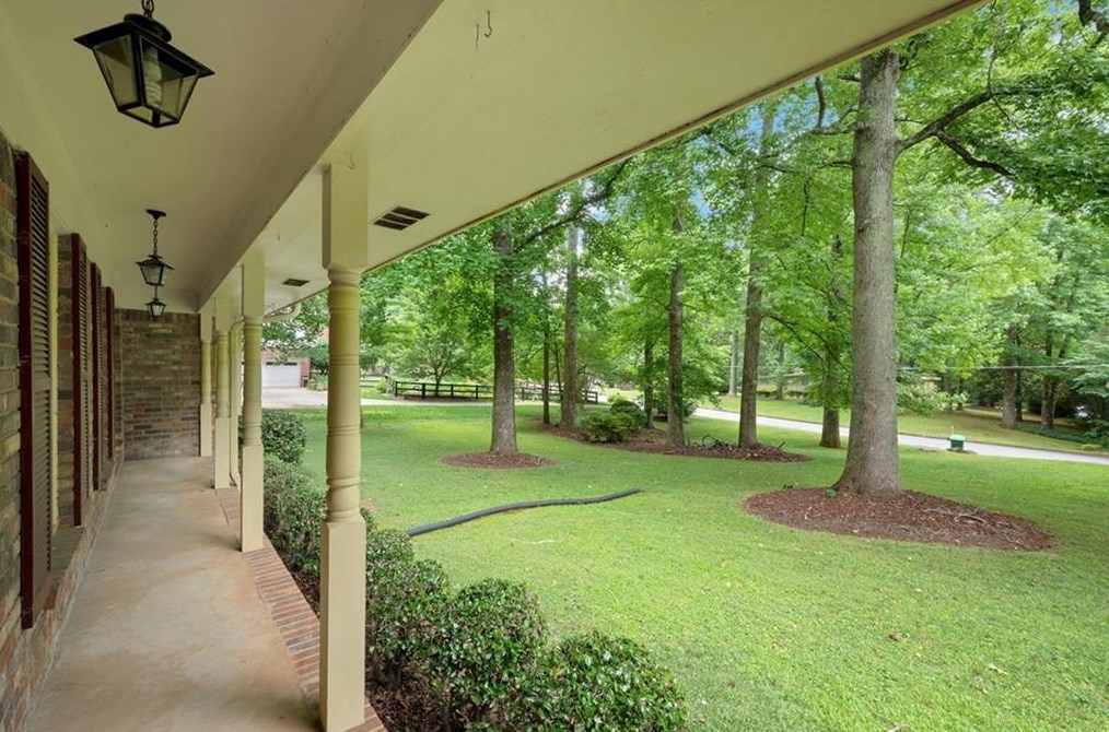 2158 Skytop Dr, Stone Mountain, GA 30087