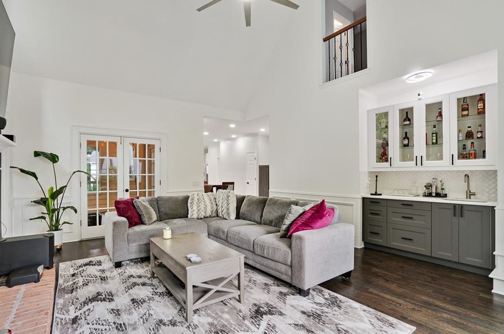 10610 Kingsmark Trl, Alpharetta GA  30022-4709 exterior