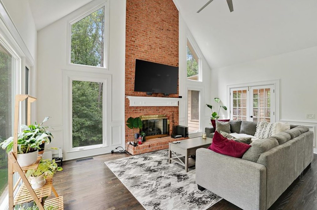 10610 Kingsmark Trl, Alpharetta GA  30022-4709 exterior