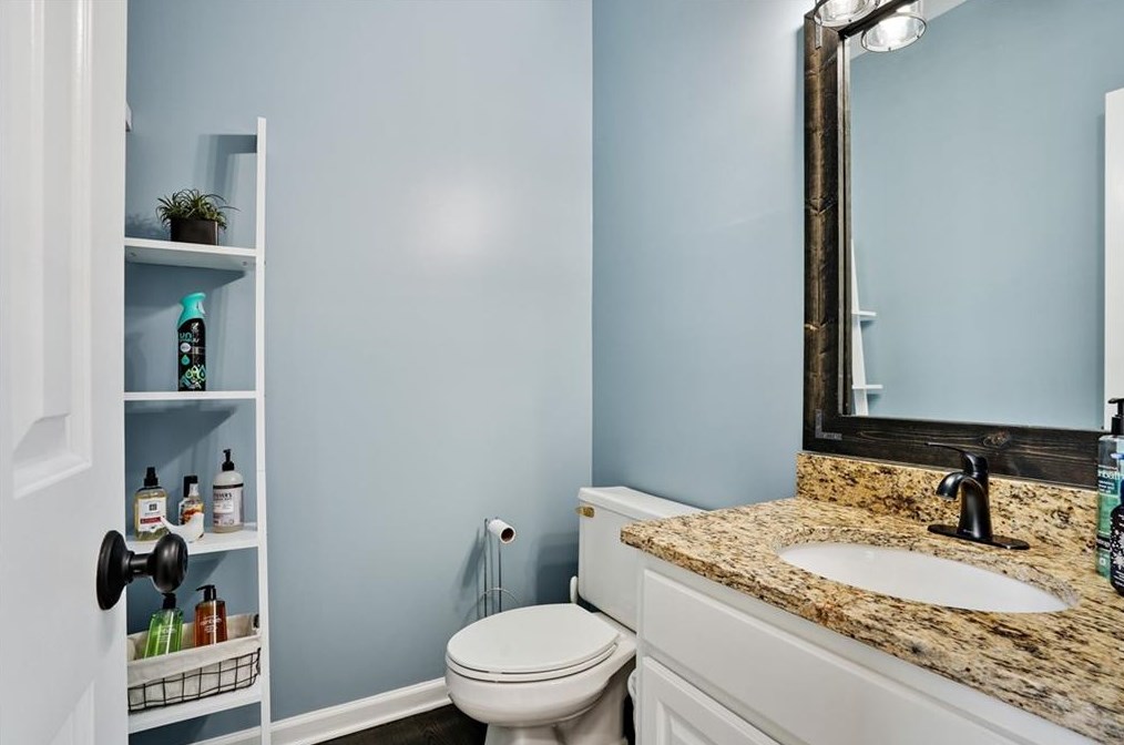 10610 Kingsmark Trl, Alpharetta GA  30022-4709 exterior