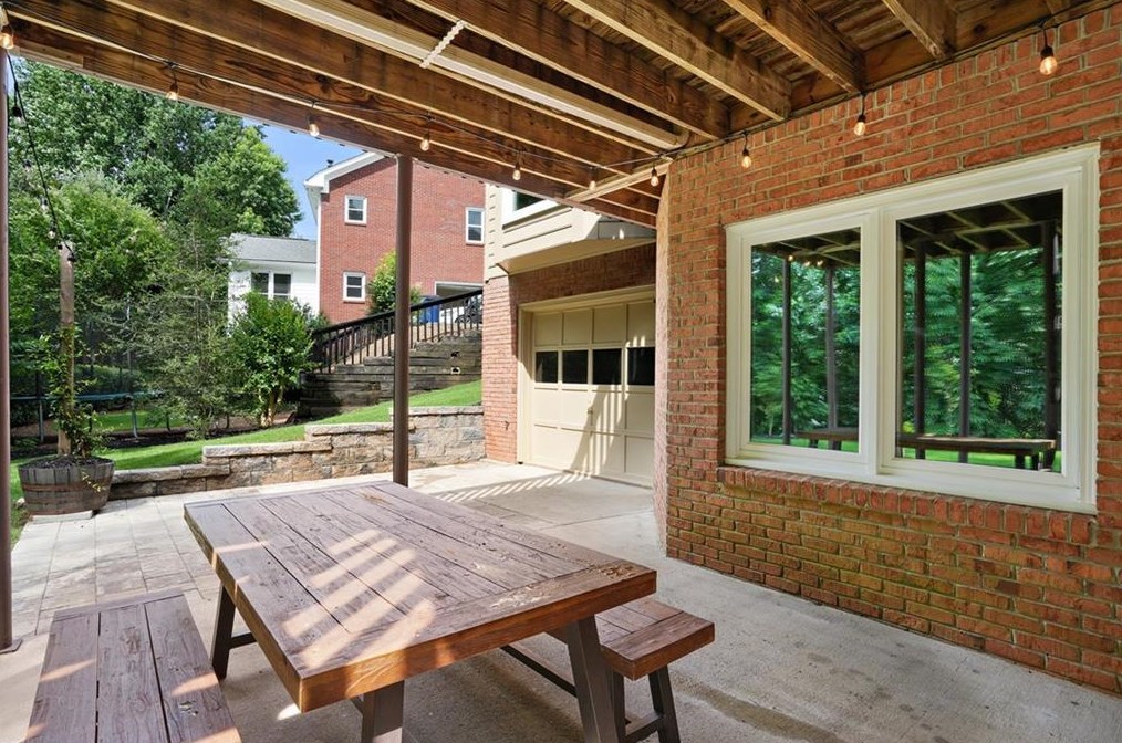 10610 Kingsmark Trl, Alpharetta GA  30022-4709 exterior