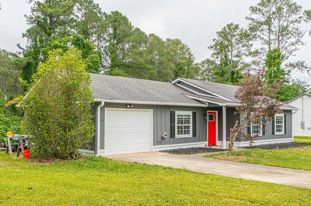 141 Cedarcrest Dr, Acworth, GA 30101