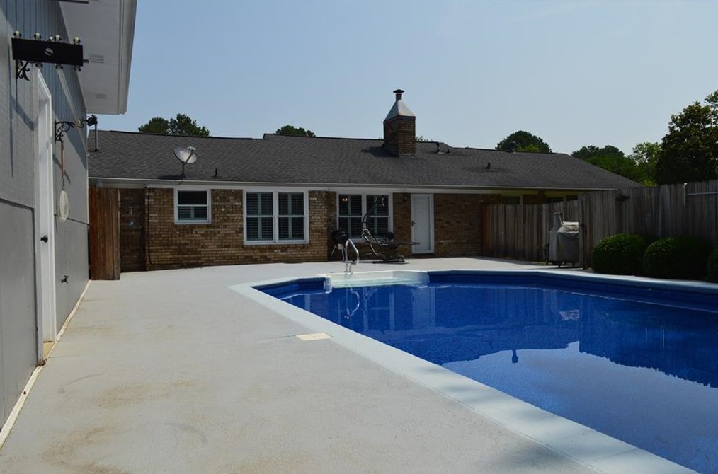 122 Stone Haven Dr, Calhoun GA  30701-2054 exterior