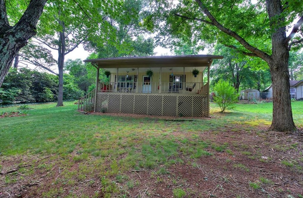 12 Elizabeth Rd, Euharlee, GA 30120-6009