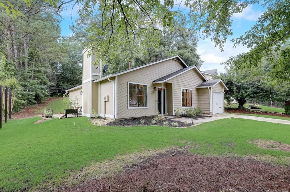 2804 Wildflower Ln, Lithonia, GA 30039
