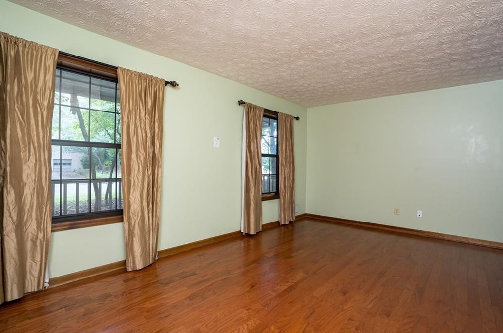 360 Farm Path, Roswell, GA 30075