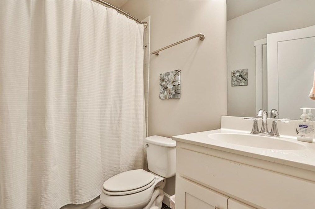 3343 Turngate Ct, Atlanta GA  30341-8400 exterior