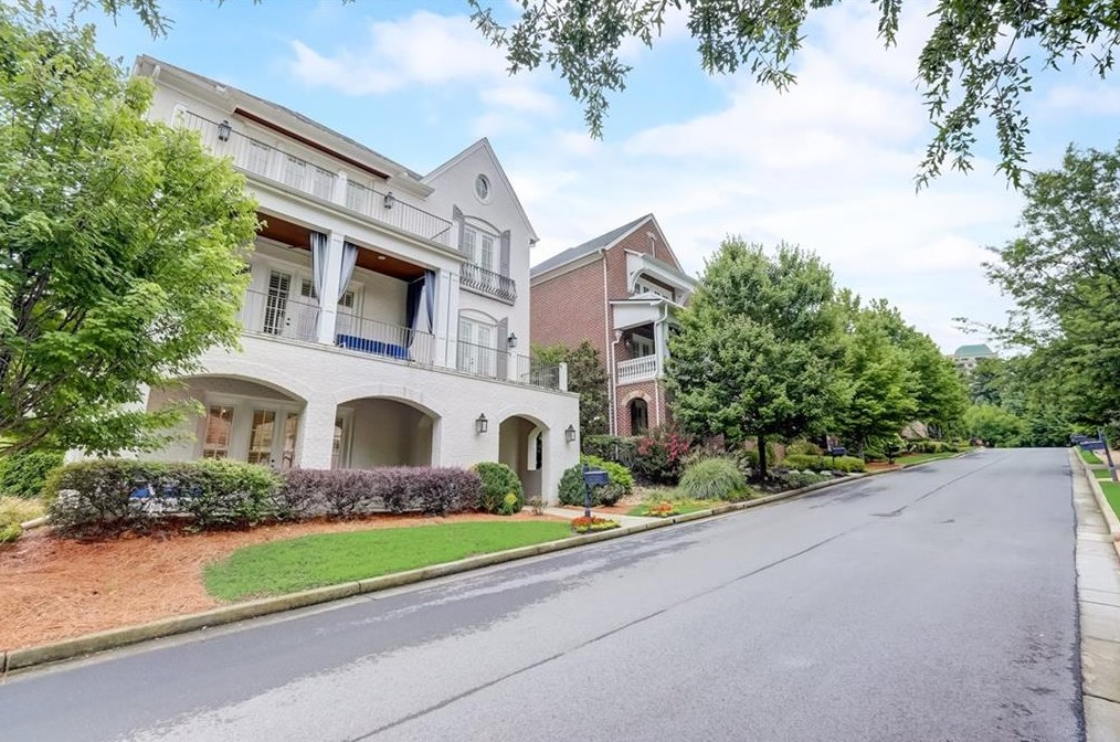 3784 Paces Lookout Cir, Atlanta GA  30339-1845 exterior