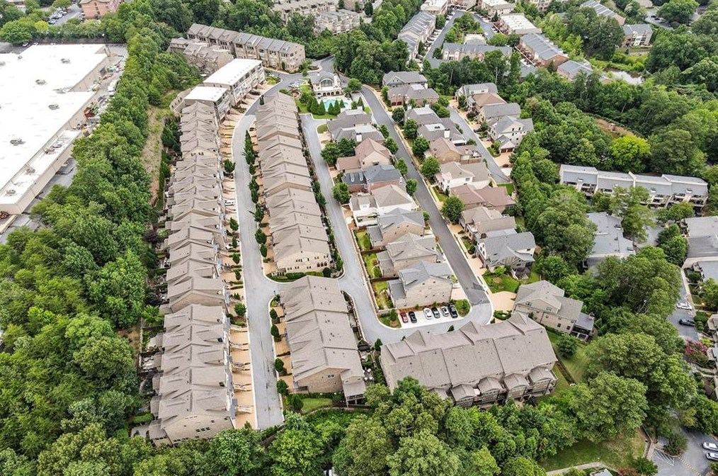 3784 Paces Lookout Cir, Atlanta GA  30339-1845 exterior