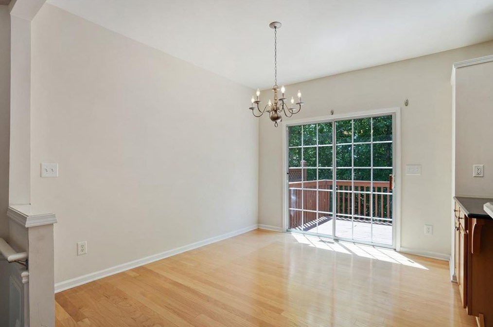 2072 Merrimont Way, Roswell, GA 30075