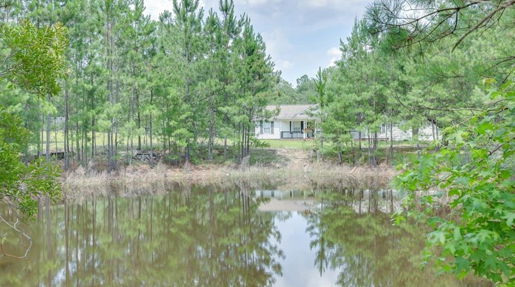 428 Old River Rd, Bloomingdale, GA 31302