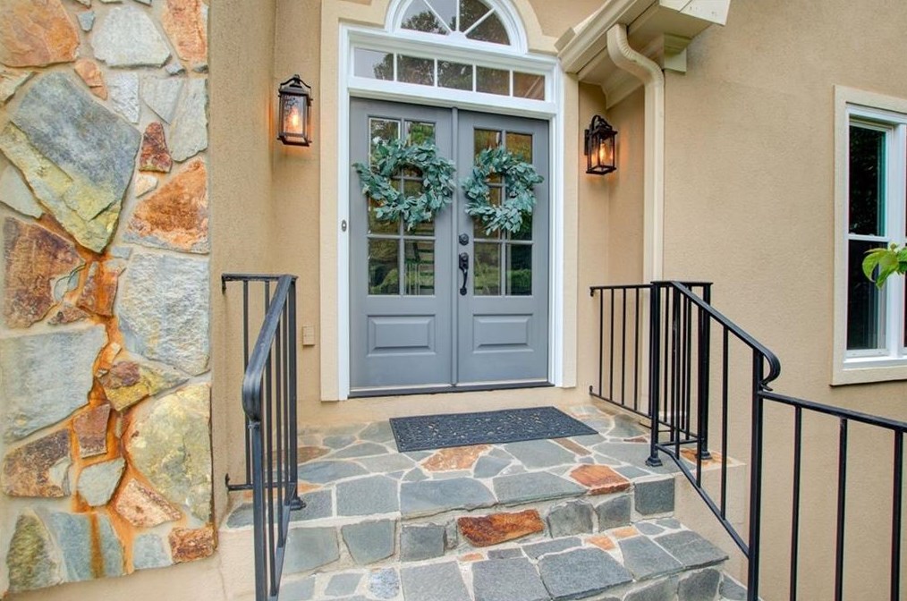 9420 Clublands Dr, Alpharetta, GA 30022-5114