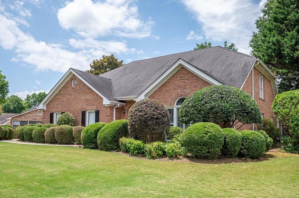 1055 Malbrough Dr, Alpharetta, GA 30004-6349