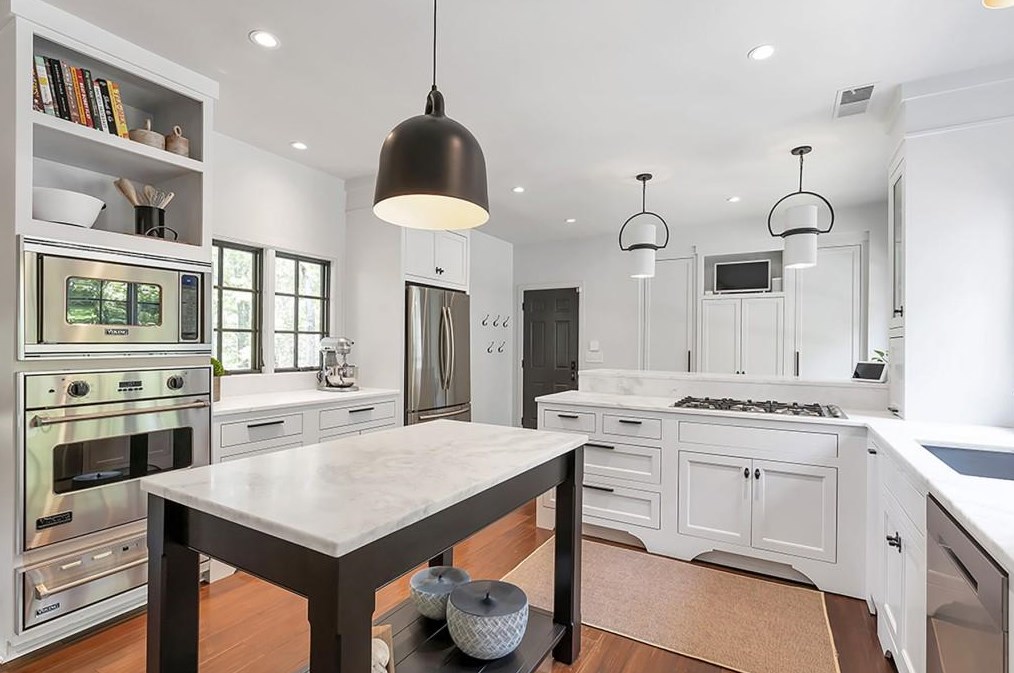8825 Mount Dr, Alpharetta, GA 30022-5430