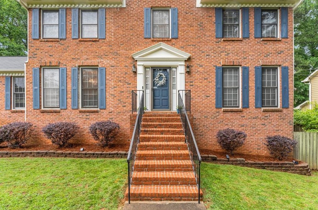 1376 Maple Ridge Dr, Suwanee, GA 30024