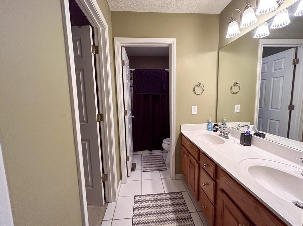 137 Cathy Ln, Calhoun GA  30701-4971 exterior