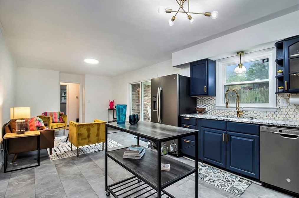 3217 Betty Cir, Decatur GA  30032-2416 exterior