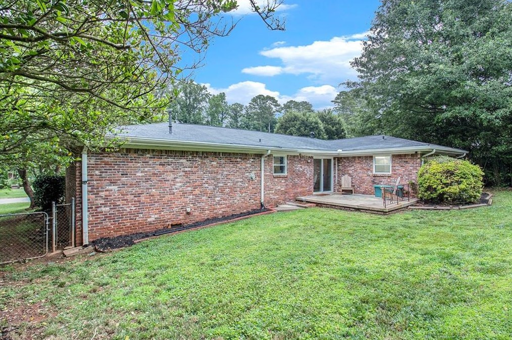 3217 Betty Cir, Decatur GA  30032-2416 exterior