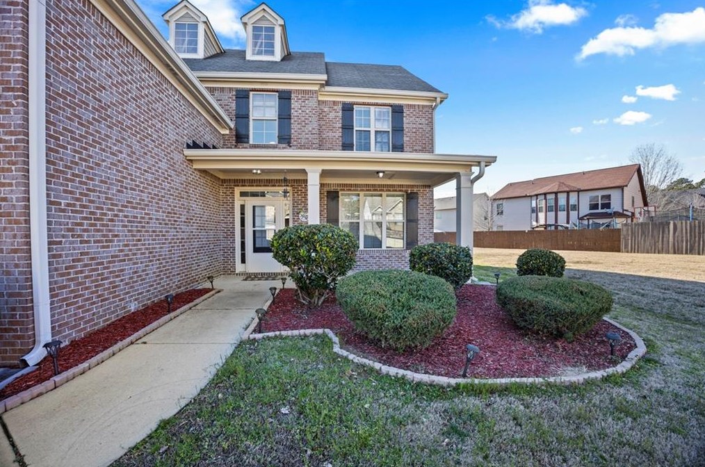 484 Easley Dr, Lawrenceville GA  30045-3568 exterior