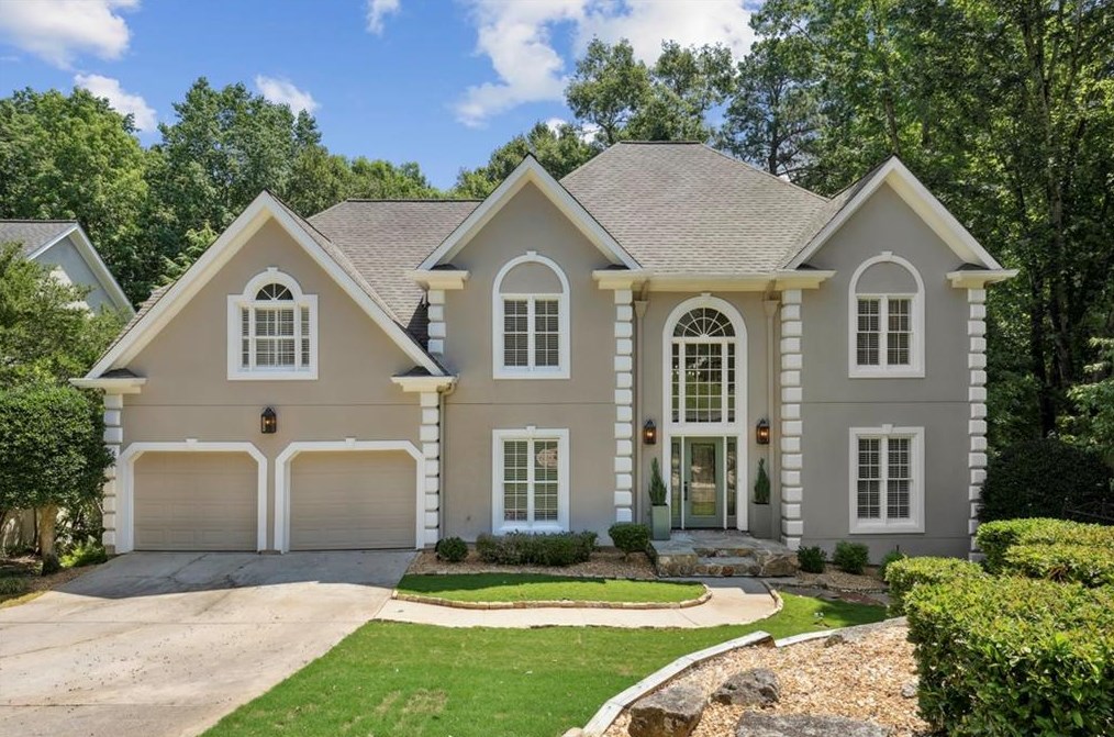 155 Willow Brook Dr, Roswell, GA 30076-3933