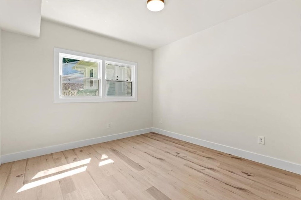 2376 Spg Crk Rd, Decatur GA 30033-2744 exterior